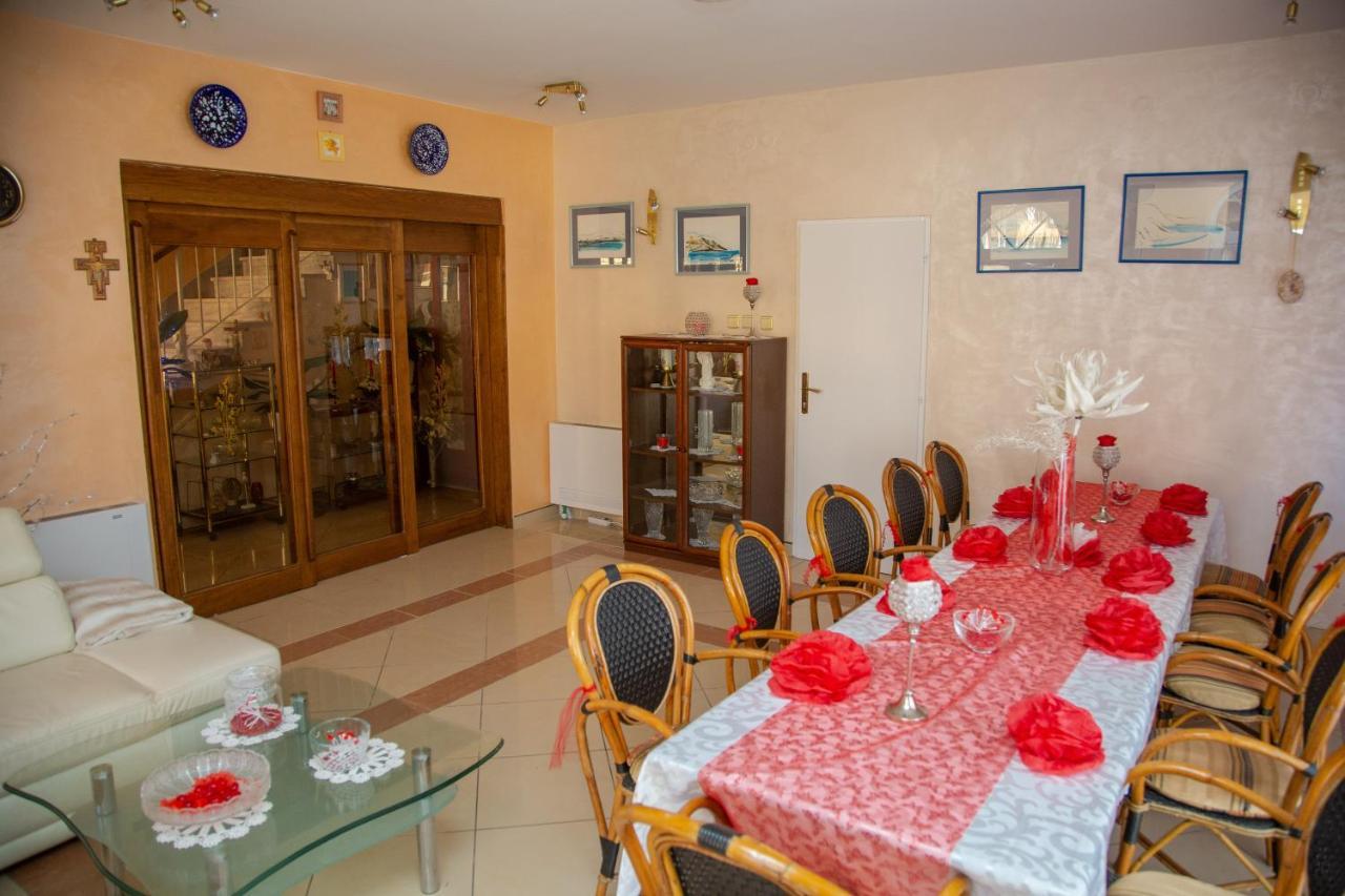 Royal Rooms Novalja Bagian luar foto